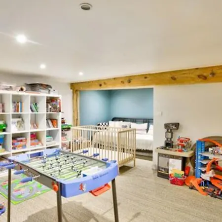 Spacious And Bright Nest Near Montmartre パリ