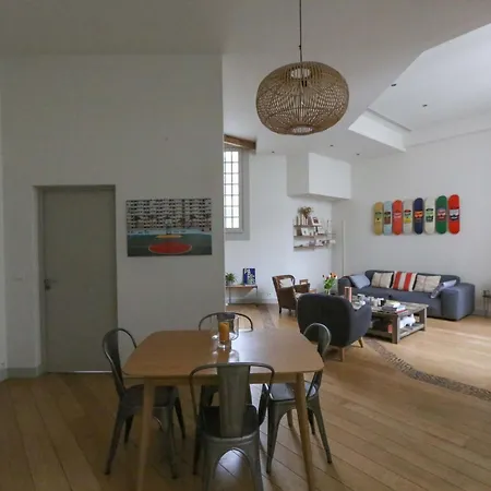 Spacious And Bright Nest Near Montmartre