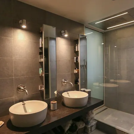Spacious And Bright Nest Near Montmartre